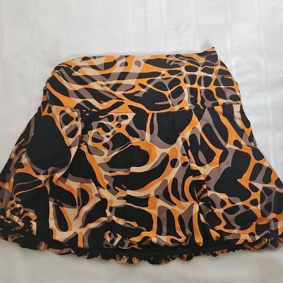Guess by Marciano Vibrant Abstract Bubble Hem Mini Skirt - Picture 4 of 16